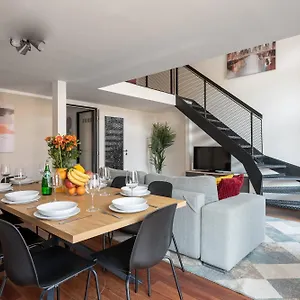 Spacious Near Karlin Square Prag